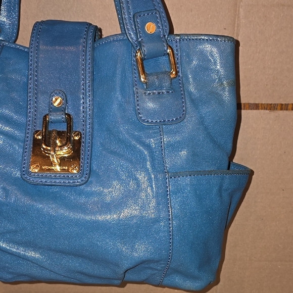 Vintage Michael Kors Blue Shoulder Bag with Gold Accents - Picture 4 of 9